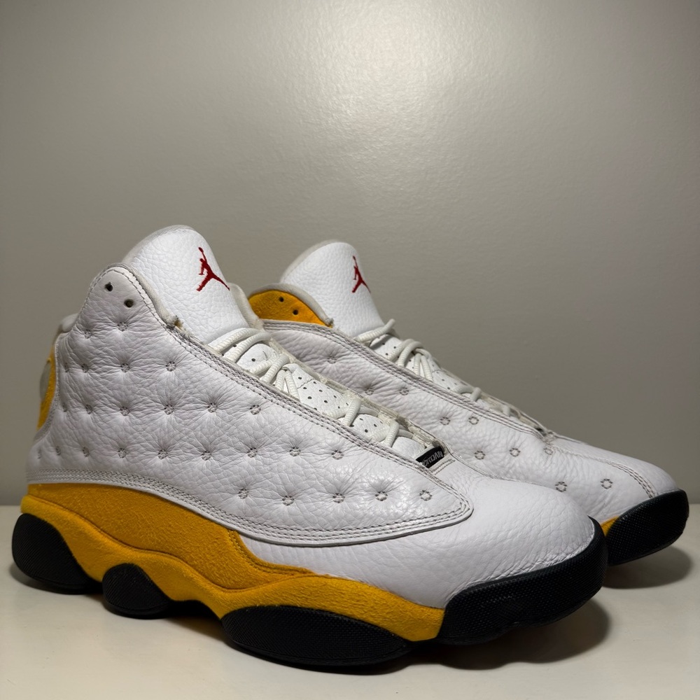 Jordan 13 Del Sol Yellow White Sneaker Men’s Size 10 Basketball Sneaker Athletic